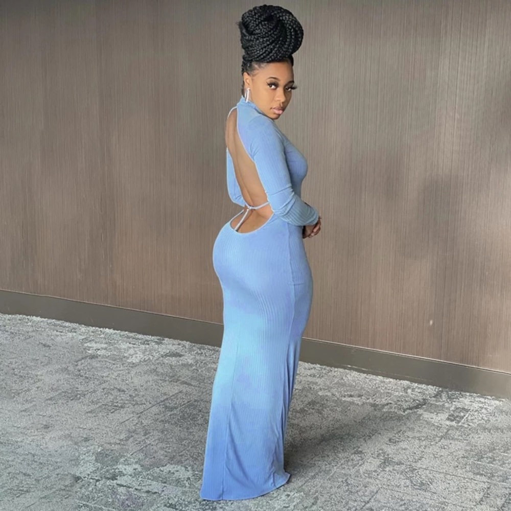 Long sleeve backless maxi dress